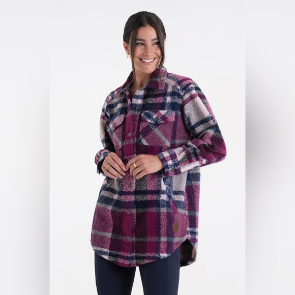 Legendary Whitetails Treasure Fleece Shacket,plaid,chest & hip pockets,snap up - Picture 11 of 12